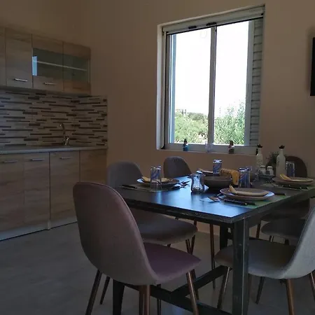 Dom wakacyjny Roulas House